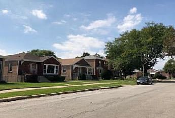 2nd image of 2145 E 90th St