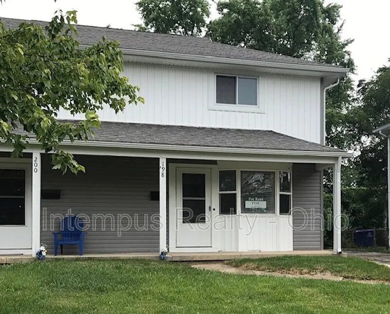 Clintonville — Photo 2