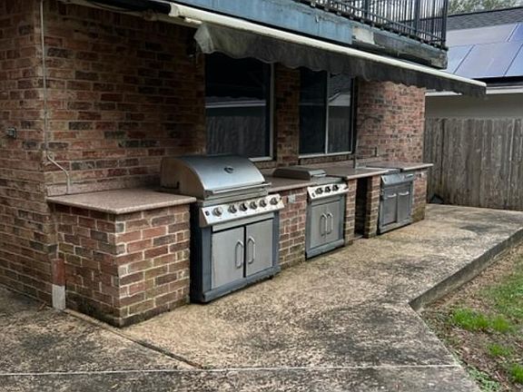 4th image of 8303 Acapulco Cove Ct