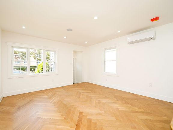 4th image of 3166 Whitney Ave #A