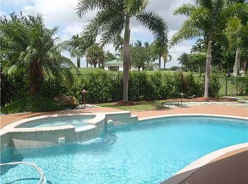 2nd image of 2434 Poinciana Ct