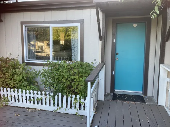 100 River Bend Rd Space 21, Reedsport, OR 97467