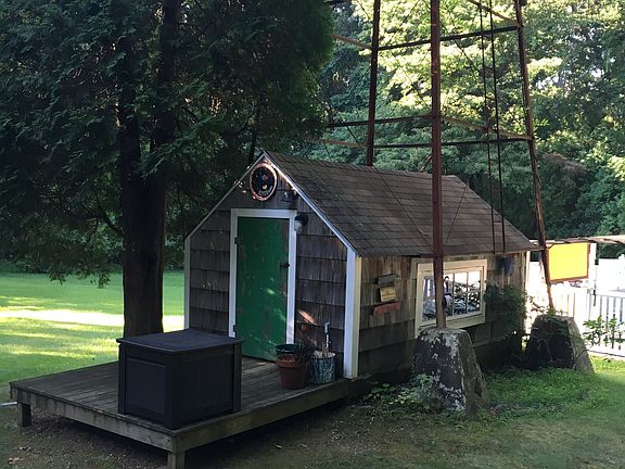 Well/Pool House
