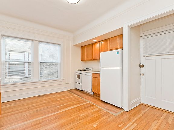 4th image of 737 Hinman Ave APT 1E