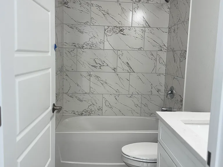 9187 N Travis Dr — Photo 2