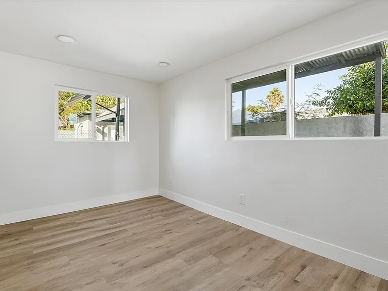 603 Elmwood Dr #2 — Photo 3