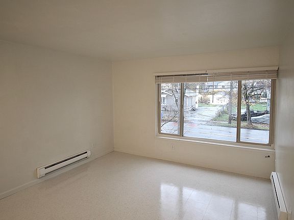 3rd image of 7605 Rainier Ave S APT 201