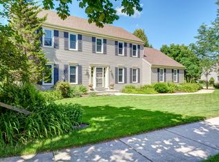 2034 Springbrook S, Waukesha, WI 53186