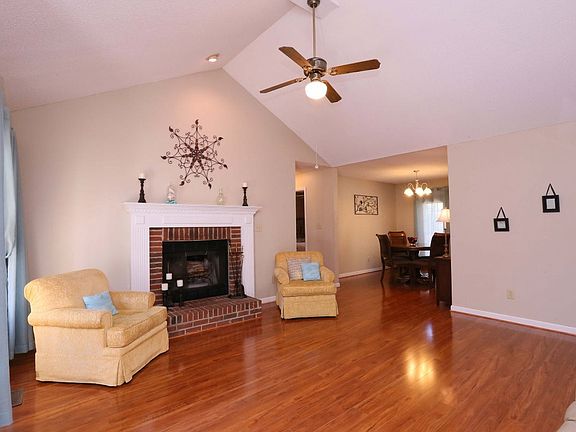 4th image of 2805 Camberley Dr