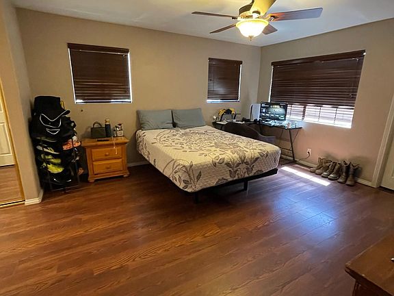 4th image of 42140 Lyndie Ln Unit 8