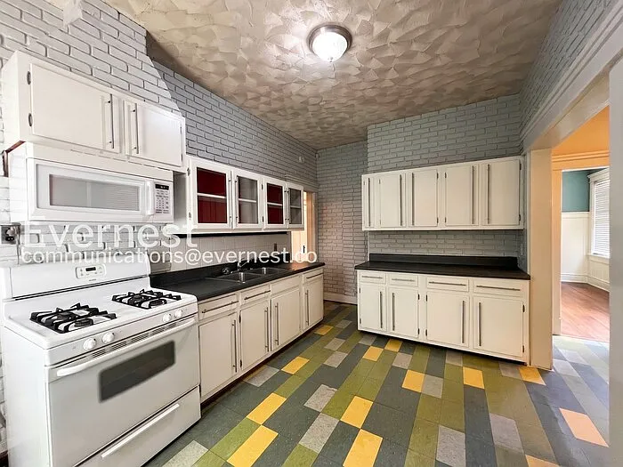 426 Garland St — Photo 7