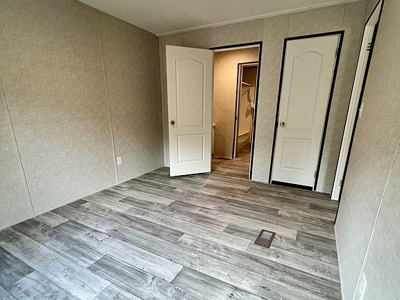 5th image of 223 Pelican Rd