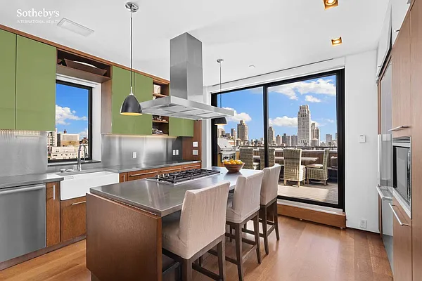 Rented by Sotheby's International Realty | media 25