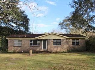 9924 Foxshire Dr, Moss Point, MS 39562