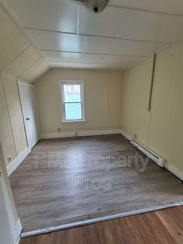 1 bed, 1.0 bath, $875 — Photo 1