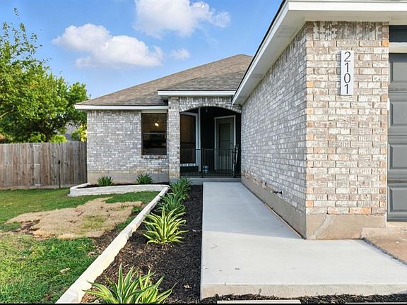 3rd image of 2101 Boxwood Path