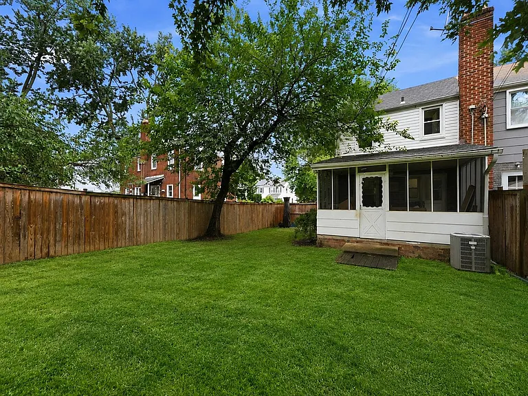 5935 Williamsburg Rd — Photo 12