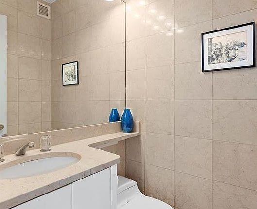 5th image of 205 E 68th St #T4h