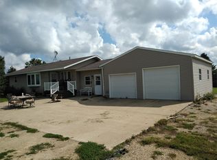 19908 650th Ave, Alden, MN 56009