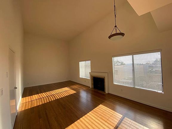 3rd image of 1819 Greenfield Ave APT 304B