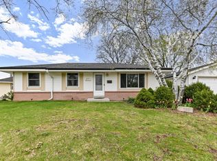 W147N8466 Manchester DRIVE, Menomonee Falls, WI 53051