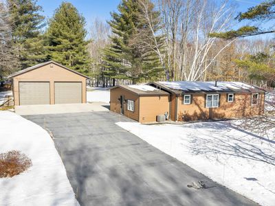 5990 Allen Rd, Little Suamico, WI, 54141