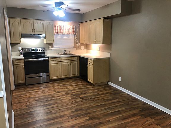 Kitchen (Refrigerator provided by tenant)
