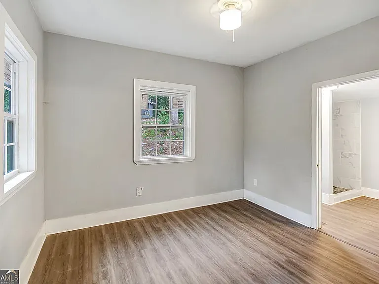 452 Forest Ave — Photo 9