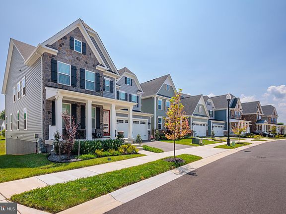 3rd image of 2643 Orchard Oriole Way