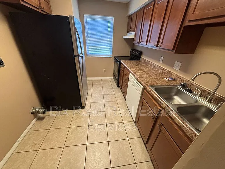 1415 Villa Ct #1 — Photo 7
