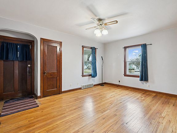3rd image of 2627 College Ave
