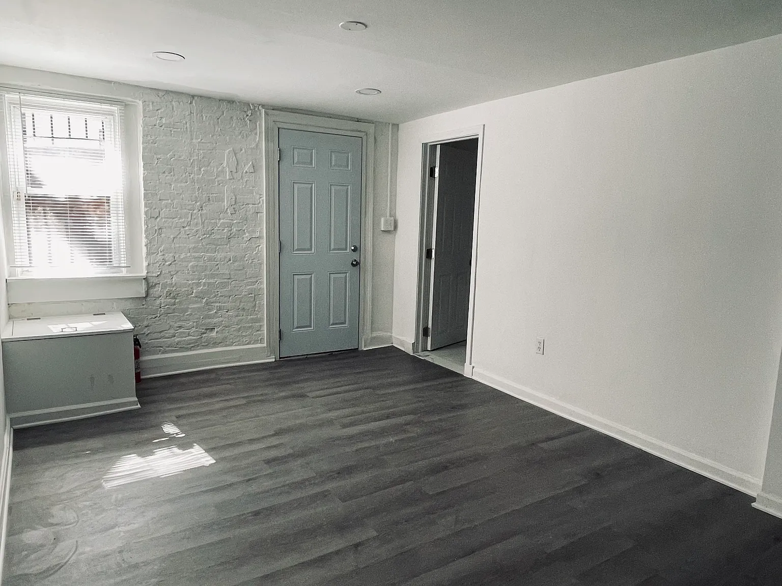 2 bed, 1000 sqft, $1,450 — Photo 4