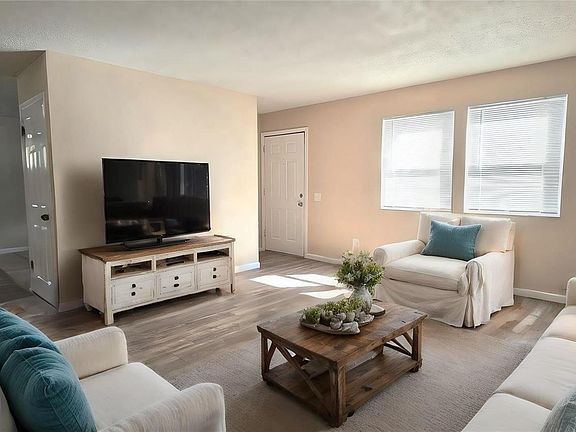 3rd image of 12013 La Padera Ln
