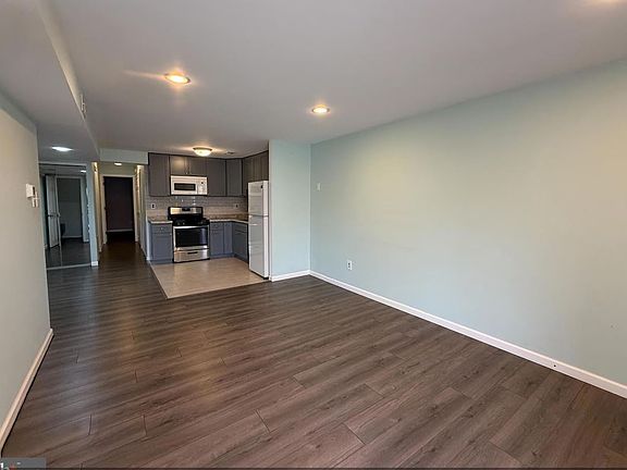 2nd image of 606 Hazell Ln
