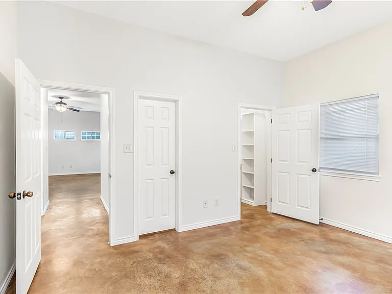 3933 John Sharp Pkwy #A — Photo 11