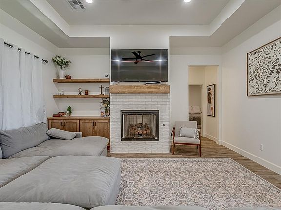 5th image of 1027 Heritage Hills Dr
