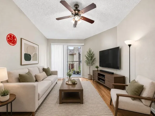 2120 El Paseo St APT 604, Houston, TX 77054