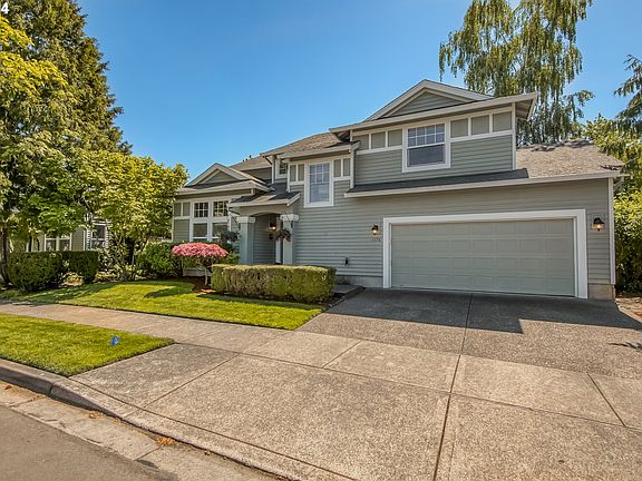 2nd image of 1176 NE Creeksedge Dr