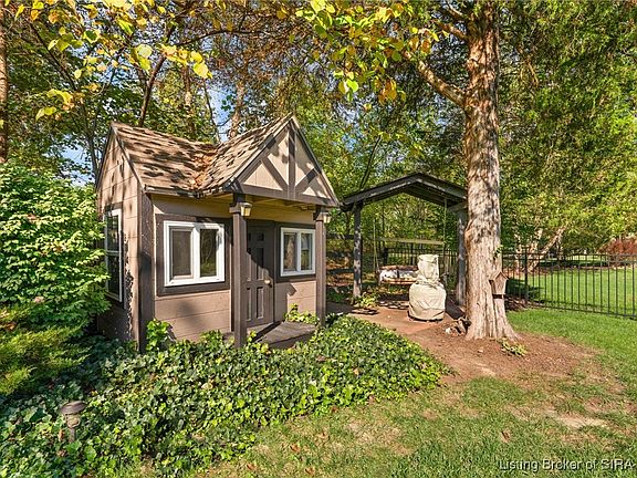 5th image of 11532 Forest Hill Circle