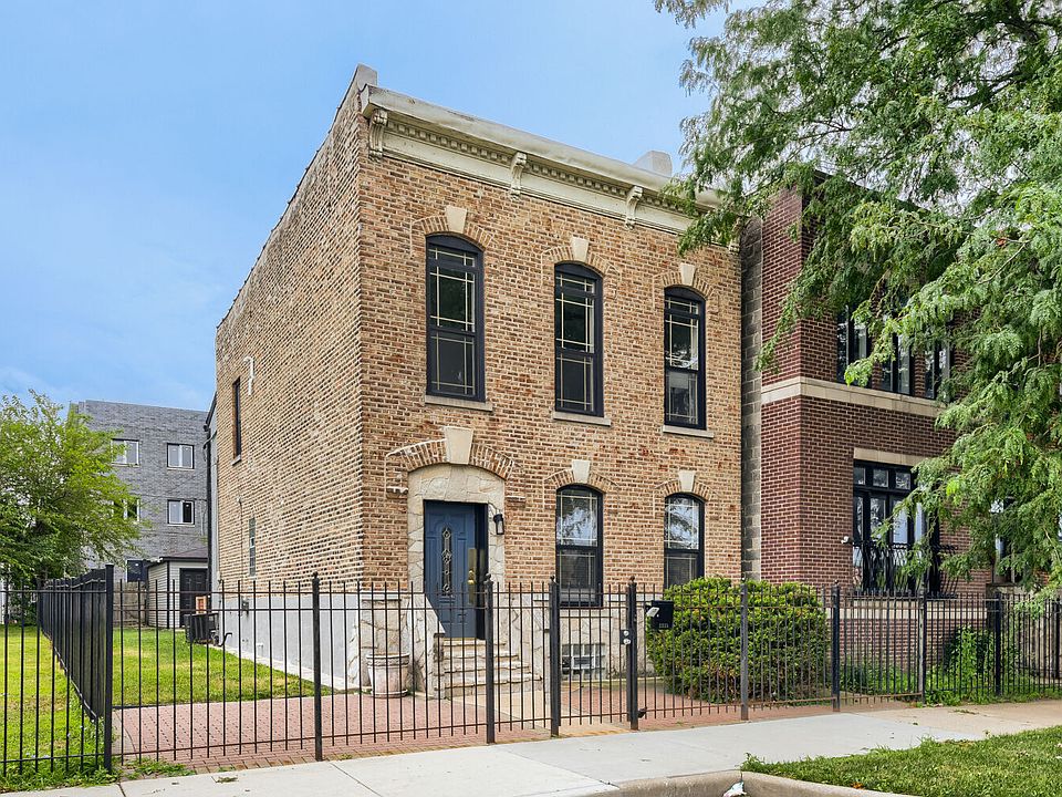 1st image of 2335 W Maypole Ave