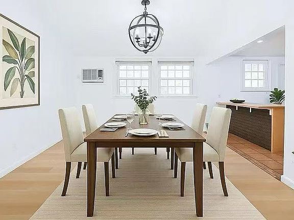 3rd image of 15 Mayflower Ln
