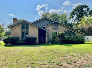 11 Stonegate Dr, Longview, TX 75601