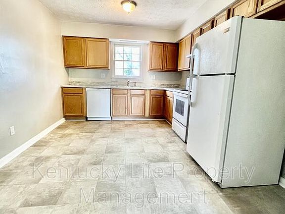 2nd image of 418 Schenkel Ln