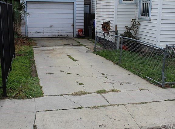 3rd image of 4711 Polk Ave