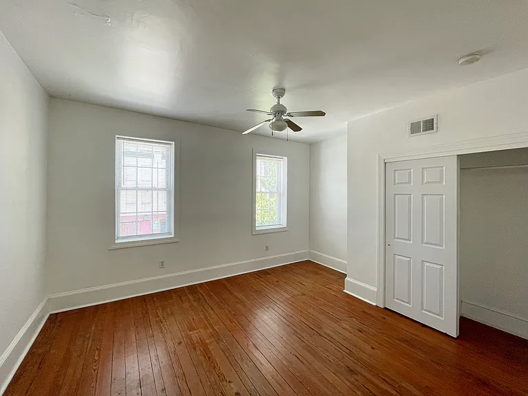Master bedroom (13'x12')

Note: Photo does not reflect current tenancy.