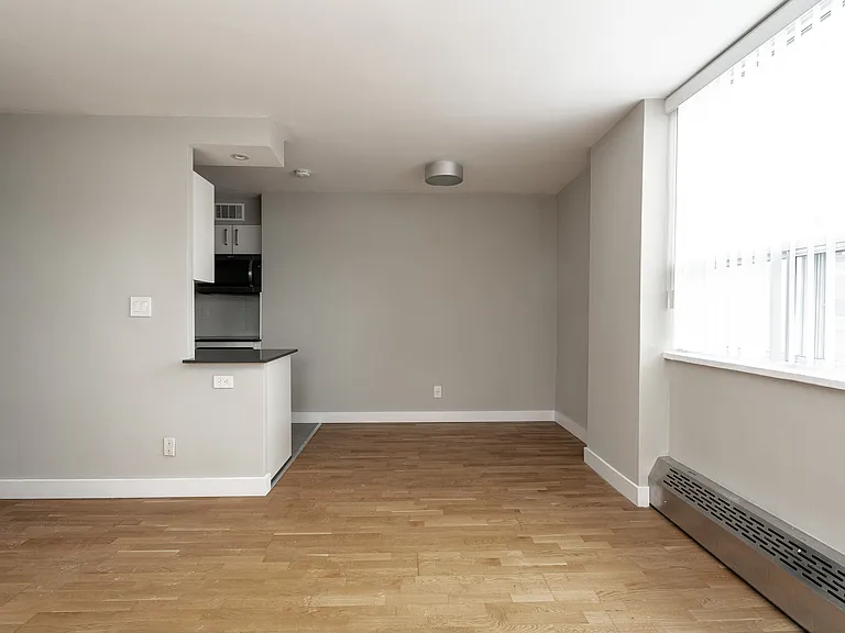 190 Jameson Ave — Photo 11