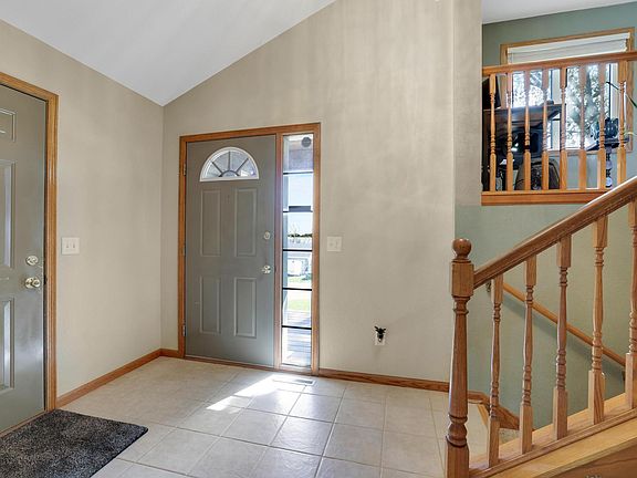 3rd image of 4954 Jeffers Ct