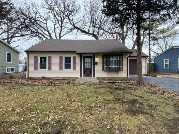 4 E Pine St, Streamwood, IL 60107