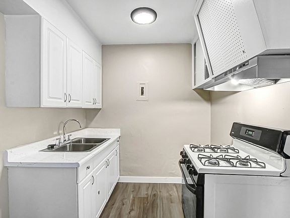 3rd image of 7429 Potomac St #7475