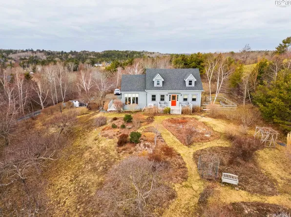 400 Maders Cove Rd, Lunenburg, NS B0J 2E0